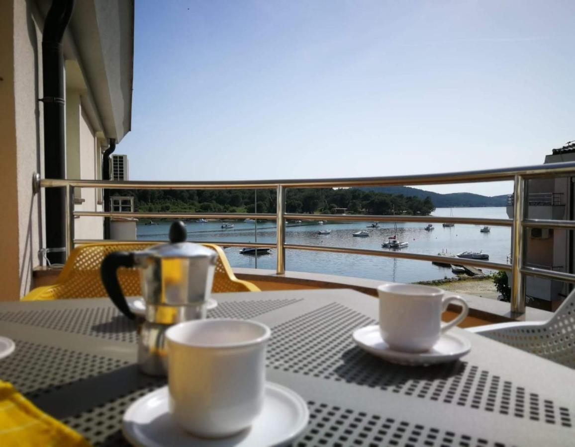 Seafront Apartment Gaby Medulin Exterior foto